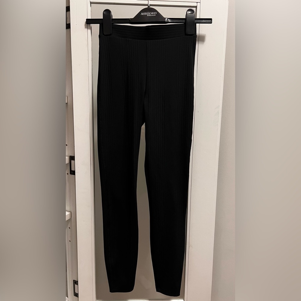 ALO Yoga Black Leggings for Effortless Style